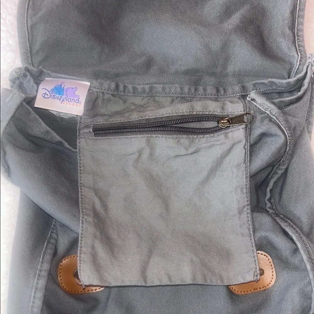 Stylish Gray Messenger Bag with Graphic Design
